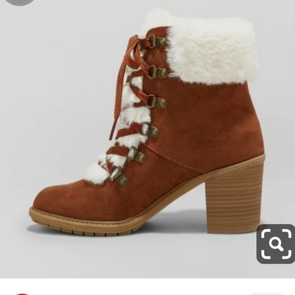 Heeled hiker boot with faux fur - Picture 3 of 3